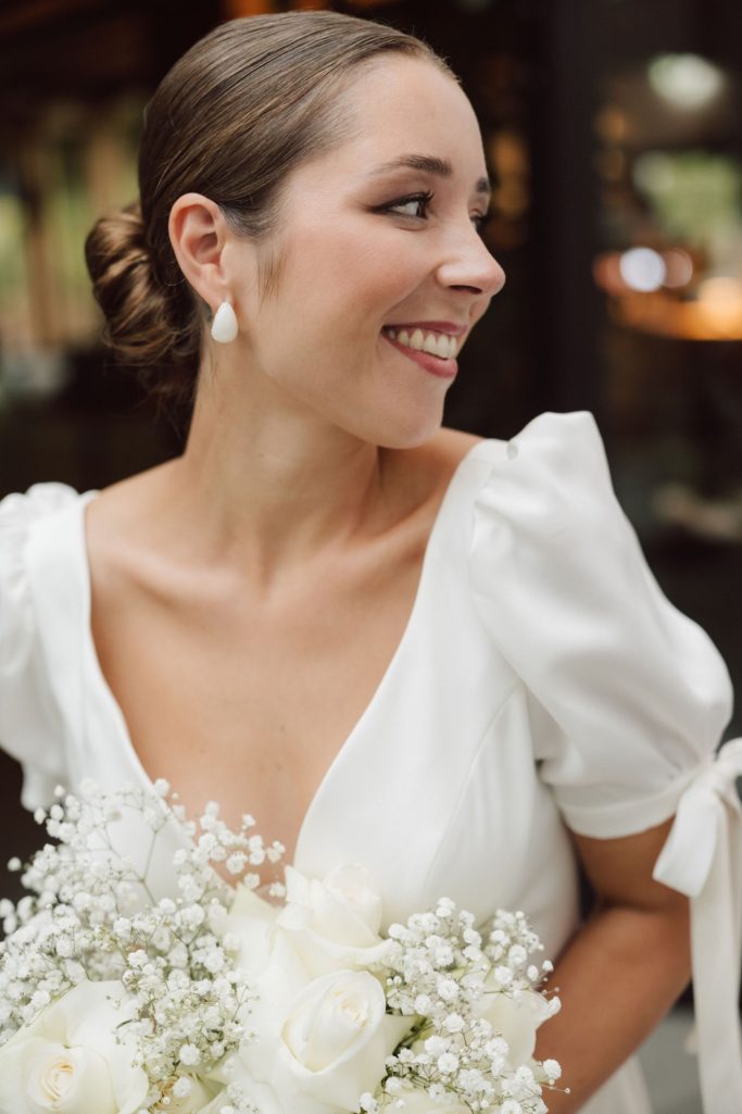 Braut seitlich natürlich Braut seitlich natürliches Make-up Hochzeit Look