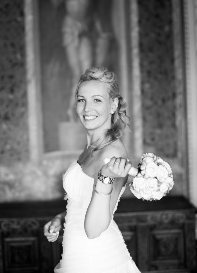 Klassisches Brautstyling elegant Brautstyling klassisch elegant Hochzeitsfrisur Make-up Kiel