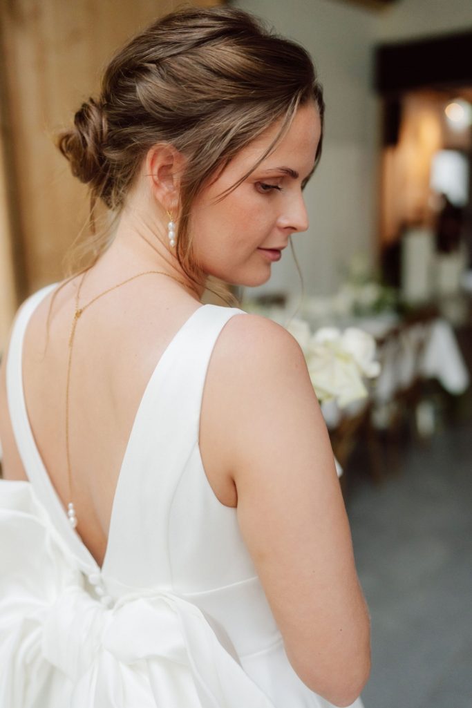 Brautfrisur Hochsteckfrisur Rücken Brautfrisur Hochsteckfrisur Rückenansicht natürliches Brautstyling